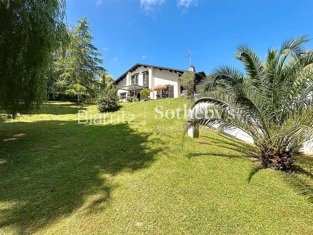 Compra: Vivenda (64210)