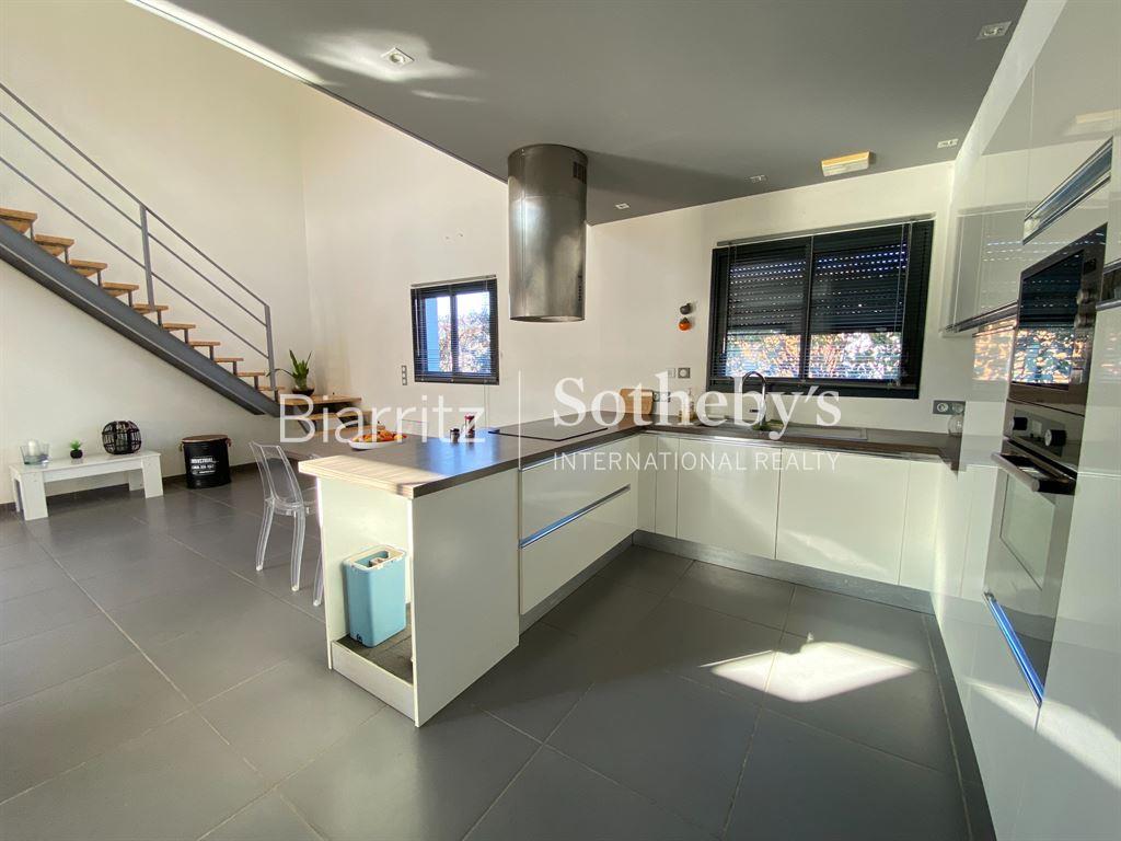 Compra: Vivenda (40300)