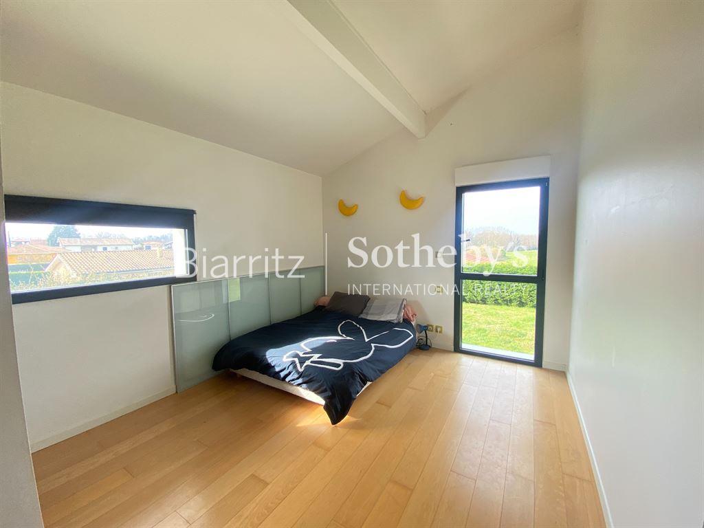 Compra: Vivenda (40300)