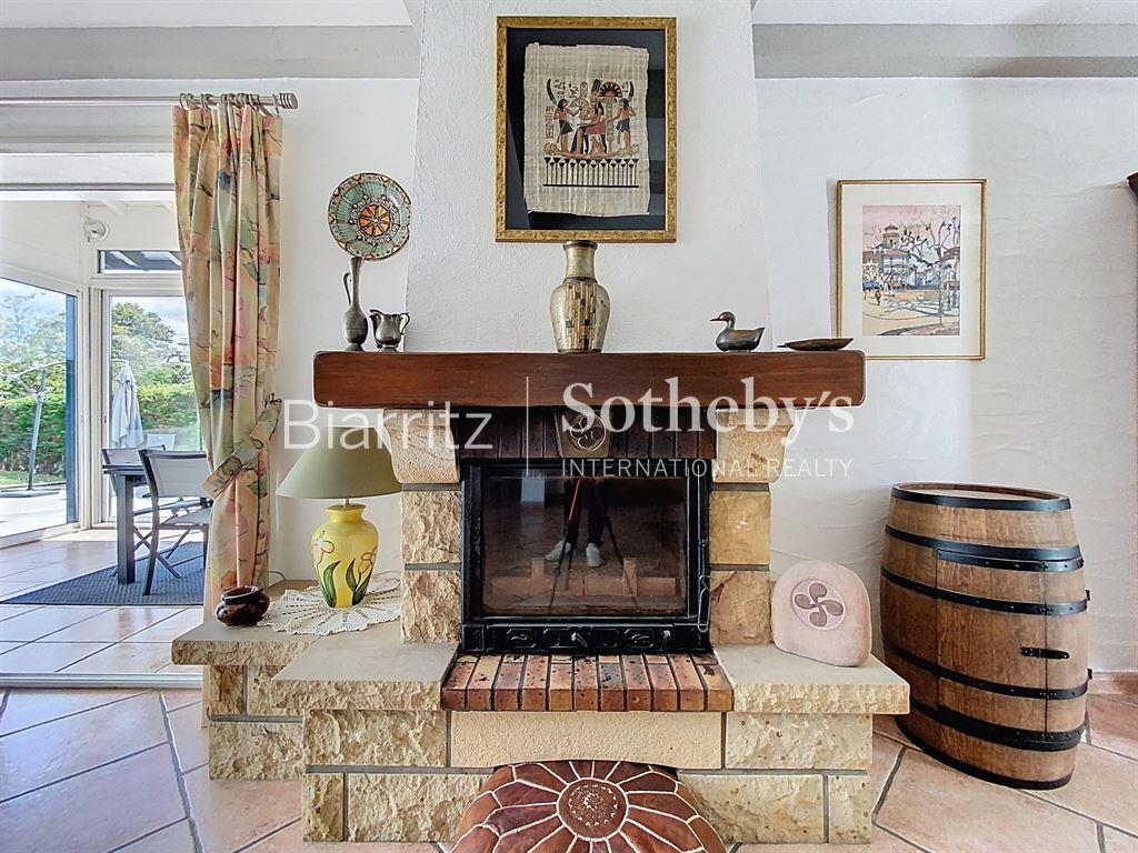 Charming 6-room house, swimming pool