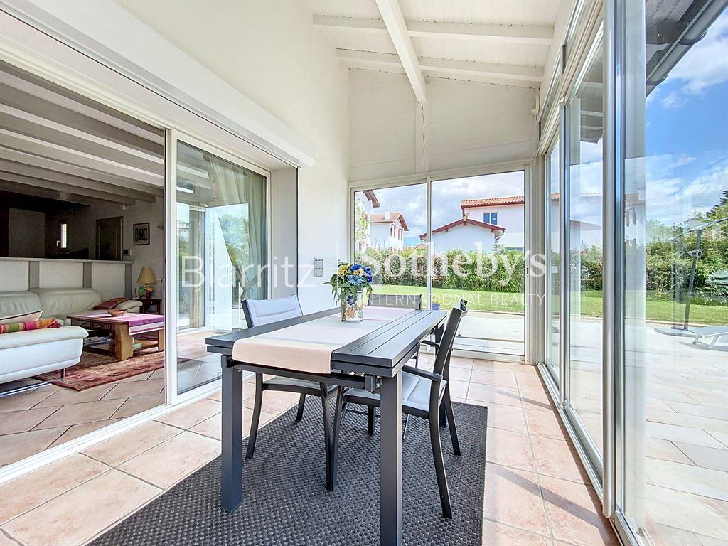 Charming 6-room house, swimming pool