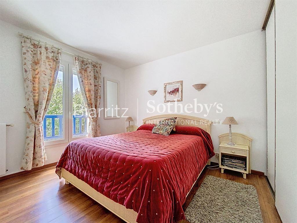 Charming 6-room house, swimming pool