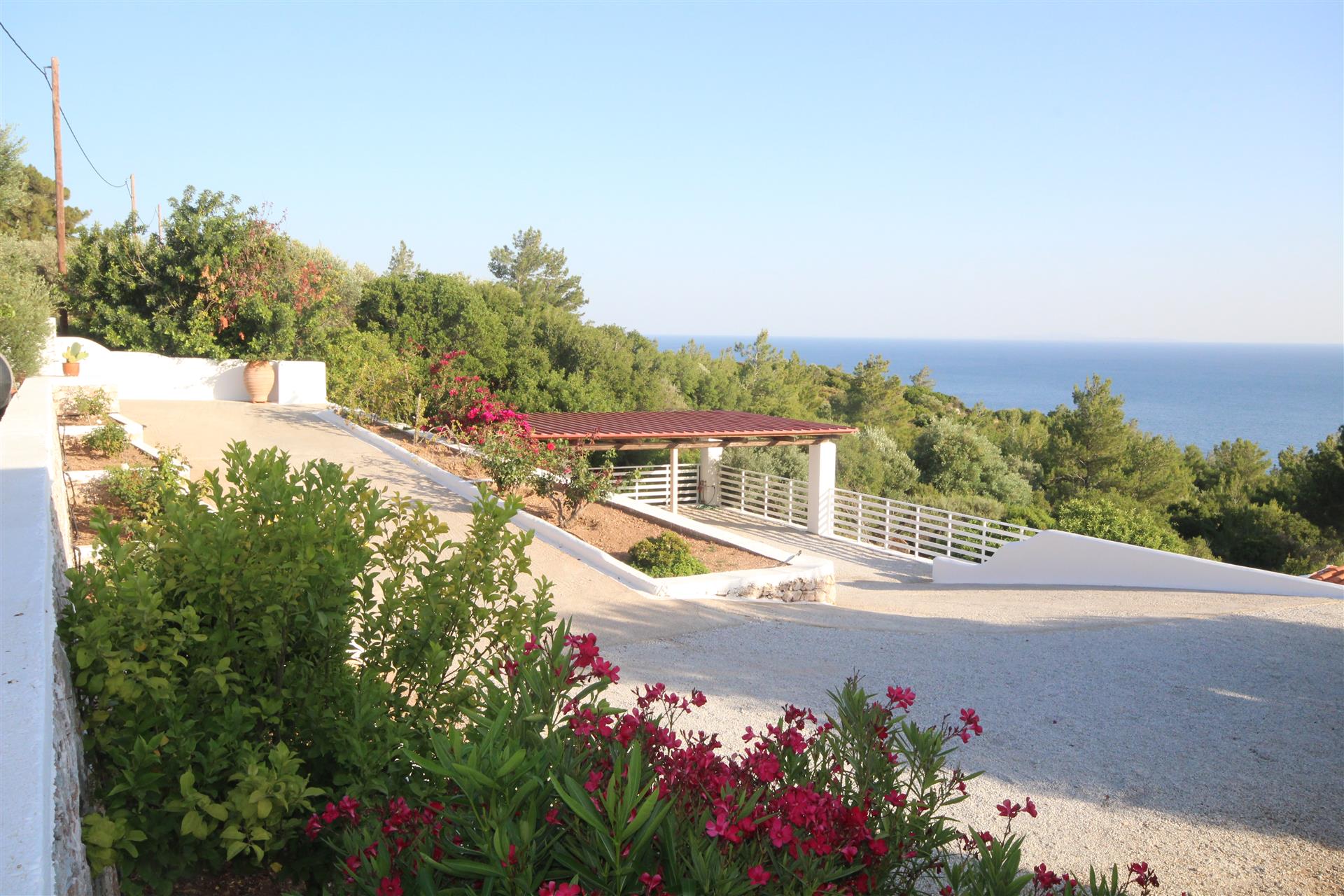 Beautiful villa with sea view / beach by the sea