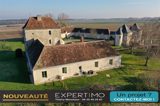 Notable house from the second half of the 15th century 20 minutes from Loches