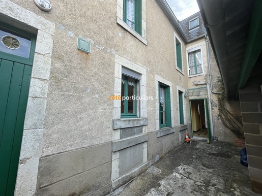 Vend maison de ville avec cour dans Lignières