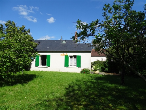 Sells country house with garden 10 minutes from Lignières
