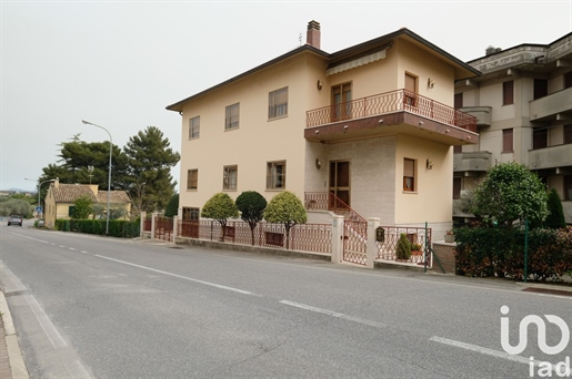 Vendita Casa indipendente / Villa 213 m² - 3 camere - Belvedere Ostrense