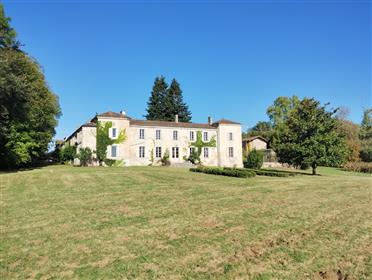 Property on 33 ha near Bordeaux