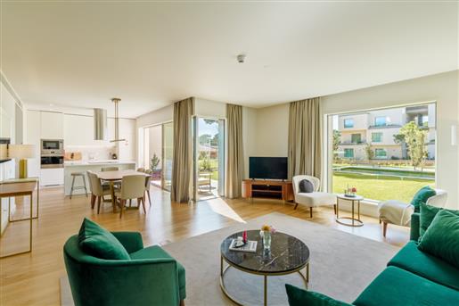 Superb 2-bedroom apartment with pool, Quinta da Marinha, Cascais