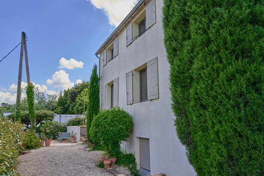 Charmante Villa avec Dépendances et Piscine -Villeneuve les Avignon