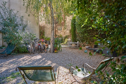 Maison avec jardin, dépendances et garage - Avignon Intra-muros