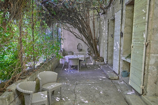 House with garden, outbuildings and garage - Avignon Intramuros