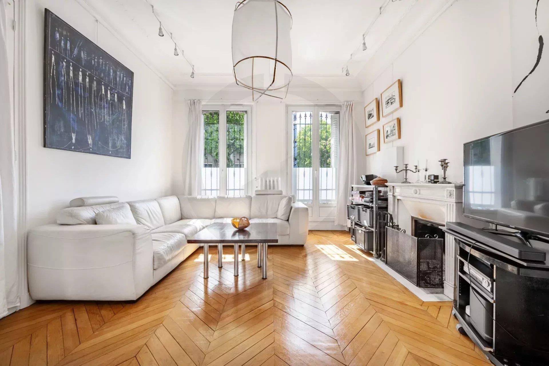 Pavillon familial ou projet d’investissement – env. 250 m² – jusqu’à 8 chambres – Jardin & potentiel