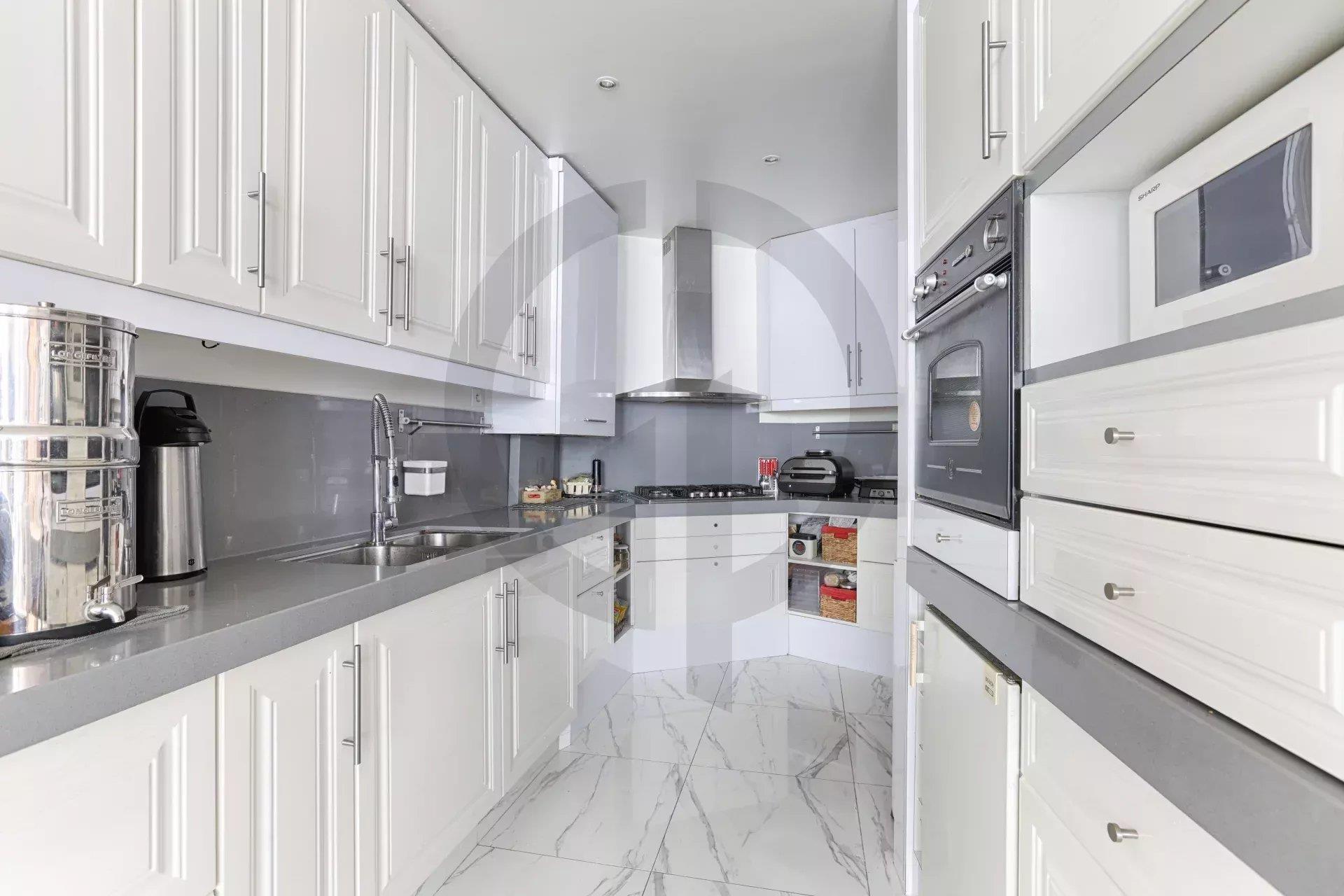 Exclusivité – Immeuble de 3 niveaux – 157 m² – Montorgueil / Grands Boulevards – Paris 2e