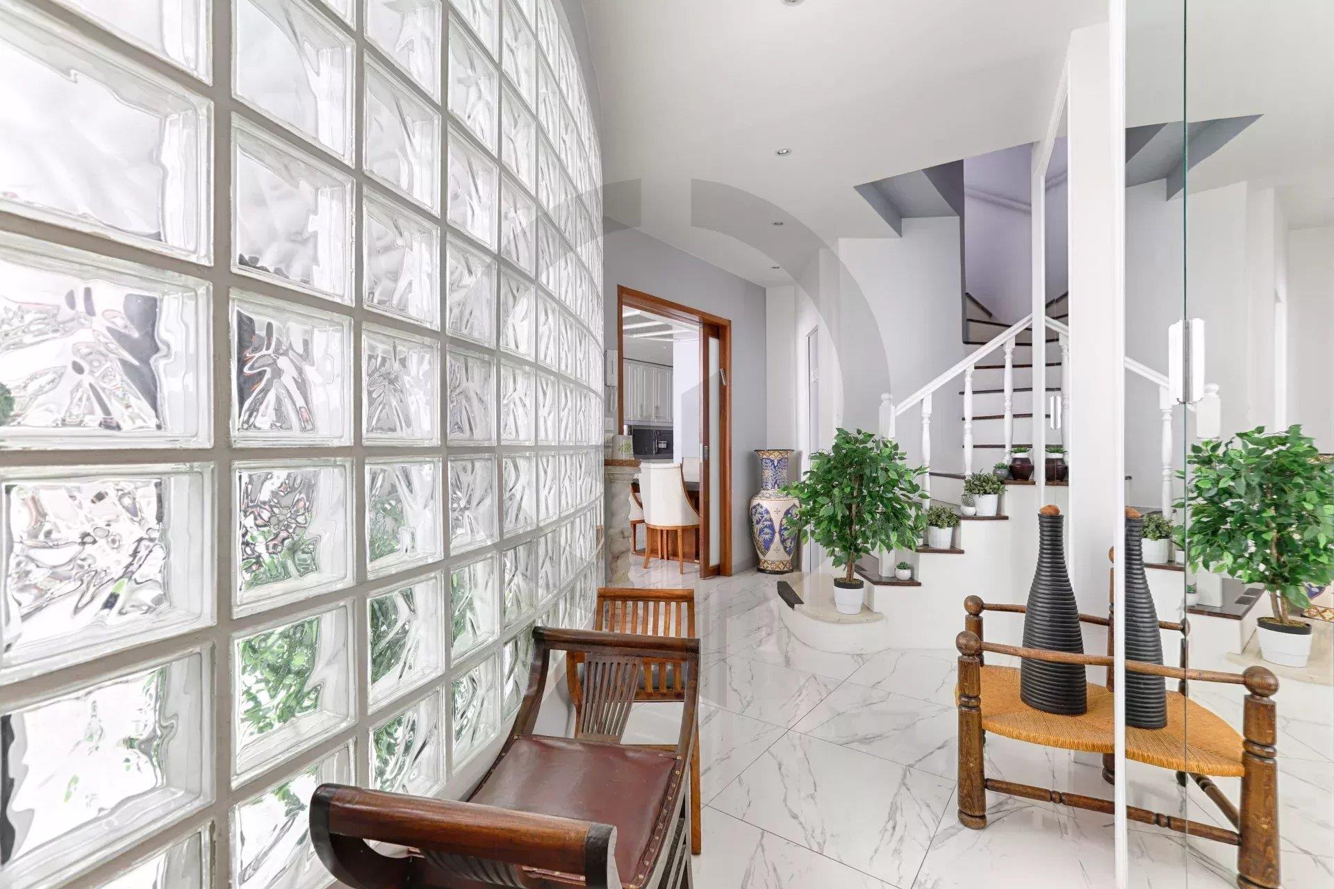 Exclusivité – Immeuble de 3 niveaux – 157 m² – Montorgueil / Grands Boulevards – Paris 2e