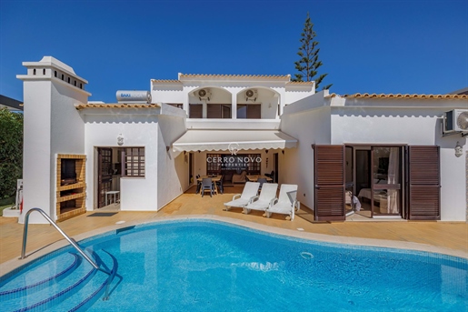 Traditional V3+2 Villa in the heart of Galé close to beaches, amenities and Golf