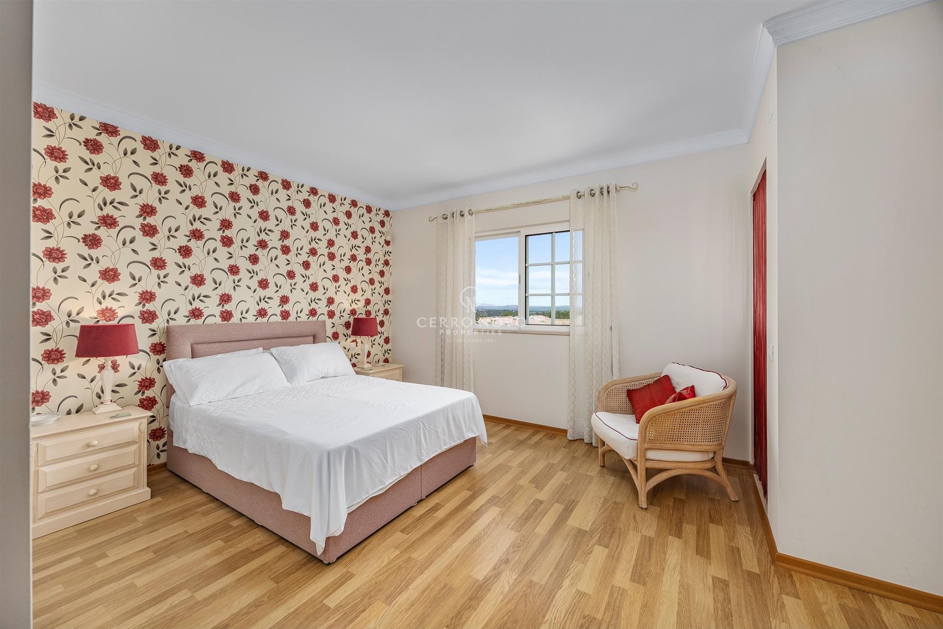 Villa Jumelée T3 avec Garage et Piscine – Proche de Paderne