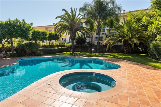 New Listing! 2+1 top floor apartment with shared pool in Porto de Mós