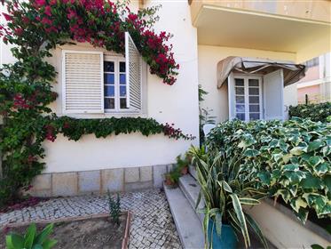 Wonderful property in prime area of Faro, with garden and garage