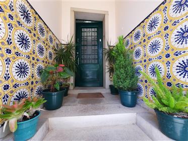 Magnifique propriété dans le quartier privilégié de Faro, avec jardin et garage