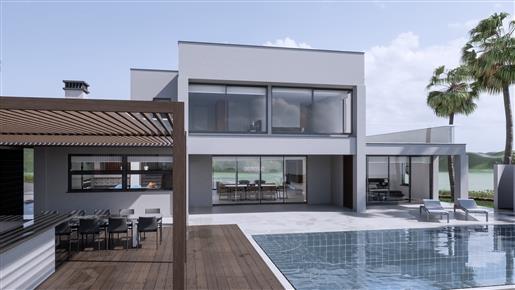 Moderna e Notável Vila em lote com 10.000 m2 em urbanizção de luxo