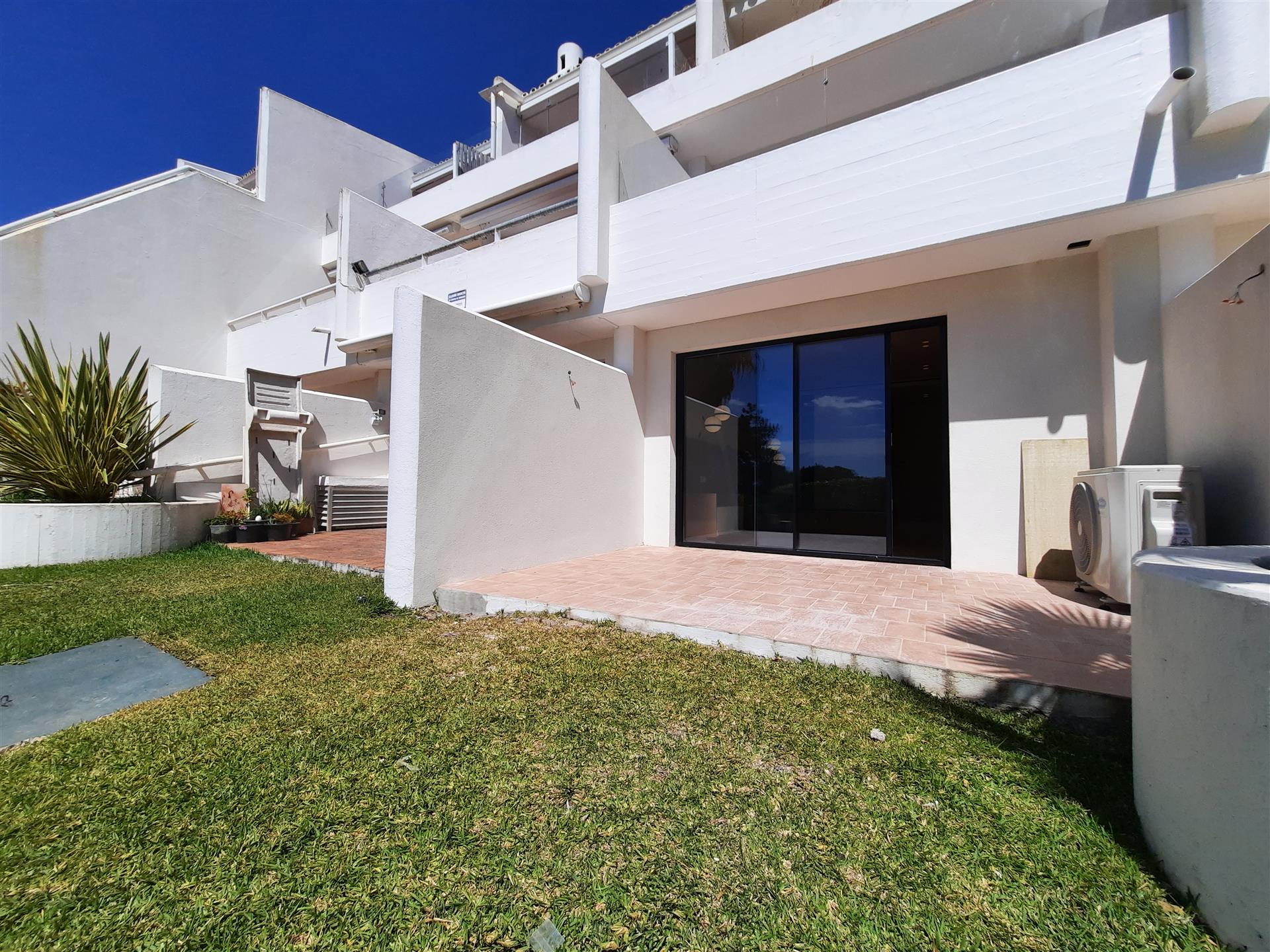 Luxurious T1 Duplex in Quinta do Lago, with sea views and two terraces