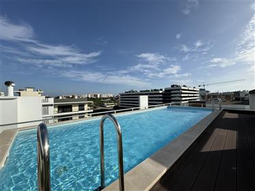Apartamento T3 com piscina comum em Faro