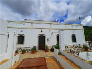 Fantastic villa on plot with 2922 m2, with sea view and good terraces 