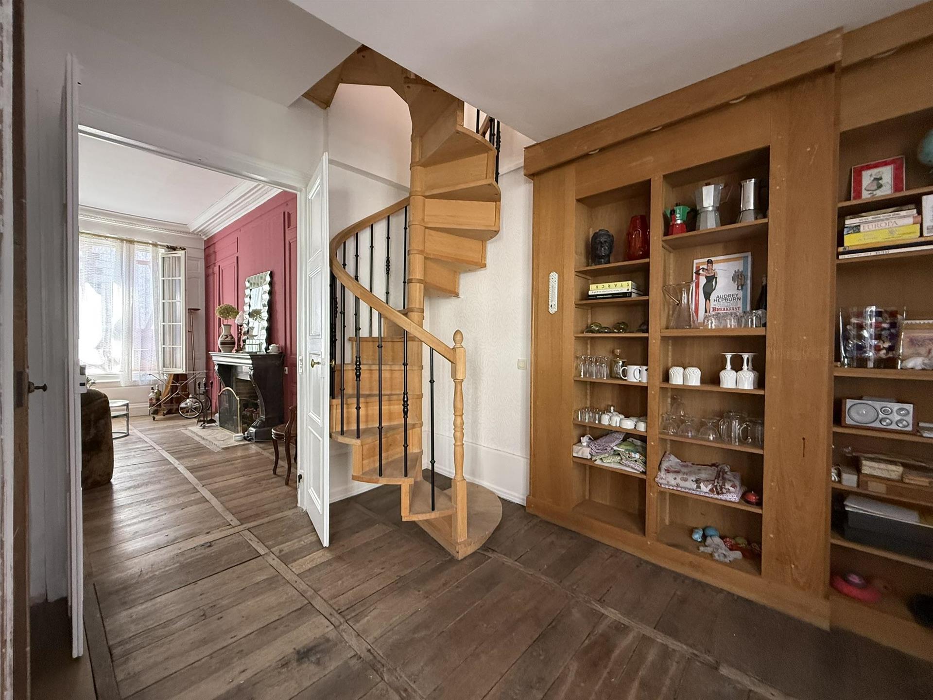 Purchase: House (10000)