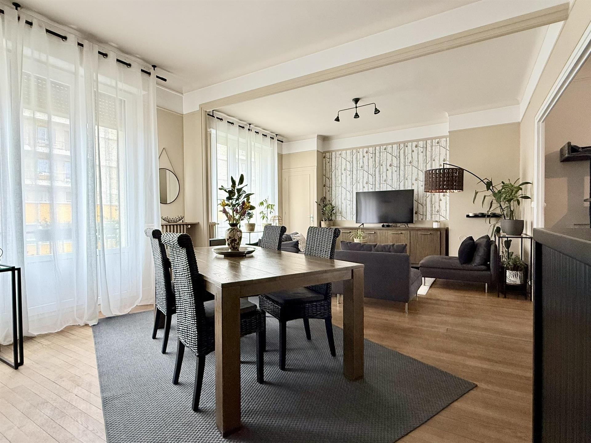 Purchase: Apartment (10000)