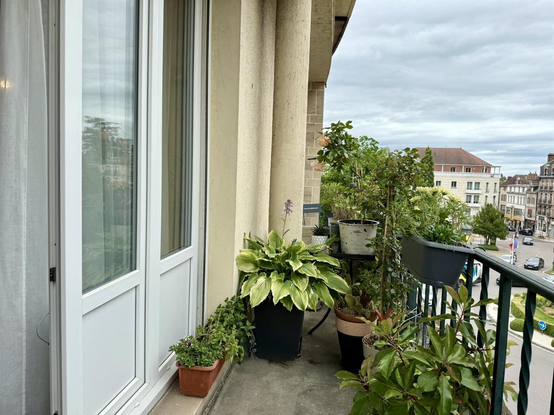 Purchase: Apartment (10000)