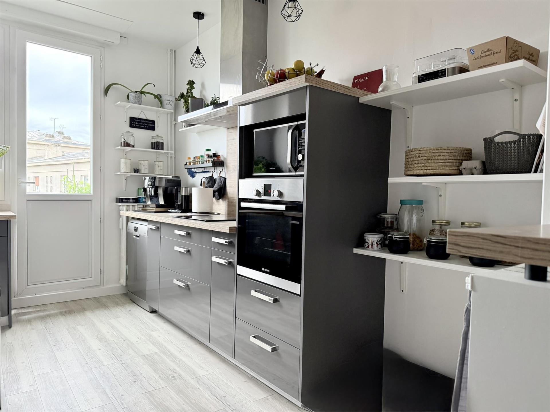 Purchase: Apartment (10000)