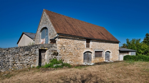 Causse Gramat, Farm (house, barn and shed) on 51ha of meadow and