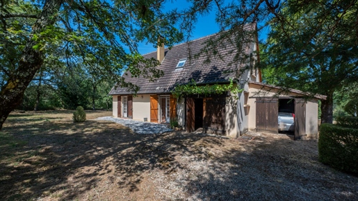 Sarlat area - Contemporary house with beautiful plot of 4270 m²