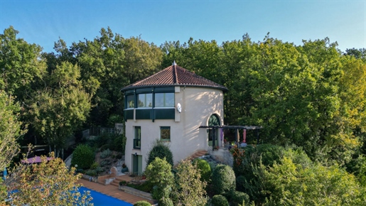 Secteur Cahors - Maison atypique sur 1ha avec vue panoramique et piscine