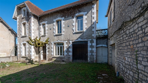 Souillac, set of 2 houses to renovate, garden of 1410m².