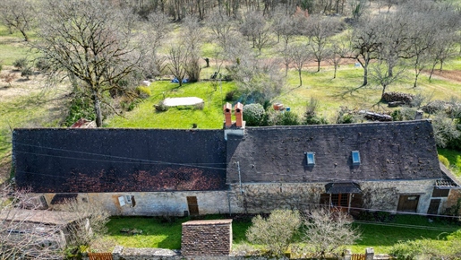 Martel-Sektor, schönes Bauernhaus auf 1500m² eingezäuntem Grundstück.