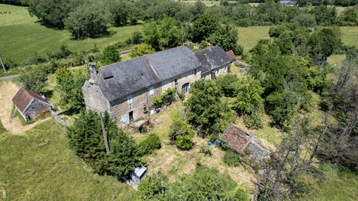 Martel area, old building complex (3 buildings) on 3120mÂ² of lan