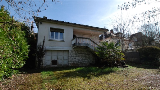 Souillac, Haus zum Renovieren 4 Zimmer, Terrasse, Garage und Garten 750m².