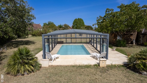 Exclusivite - Secteur Gourdon - Spacieuse Longère en pierre sur 6315 m² avec piscine