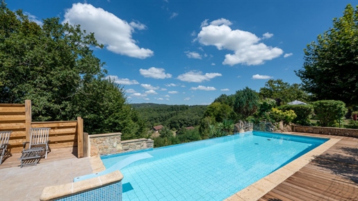 Einzelmakler - Charmantes Anwesen mit Panoramablick und Swimmingpool auf 8ha