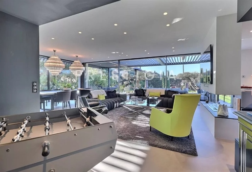 Magnificent Contemporary Villa In A Sought-After Gated Domain