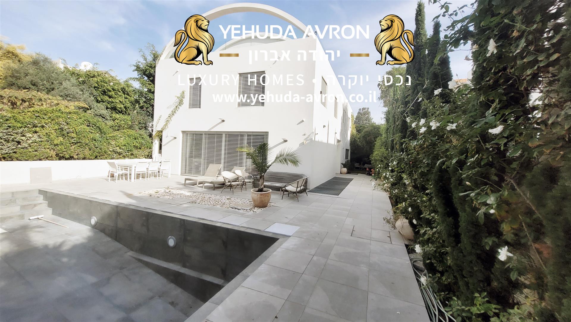 A villa with 9 rooms in Herzliya Pituach in the best location ! 