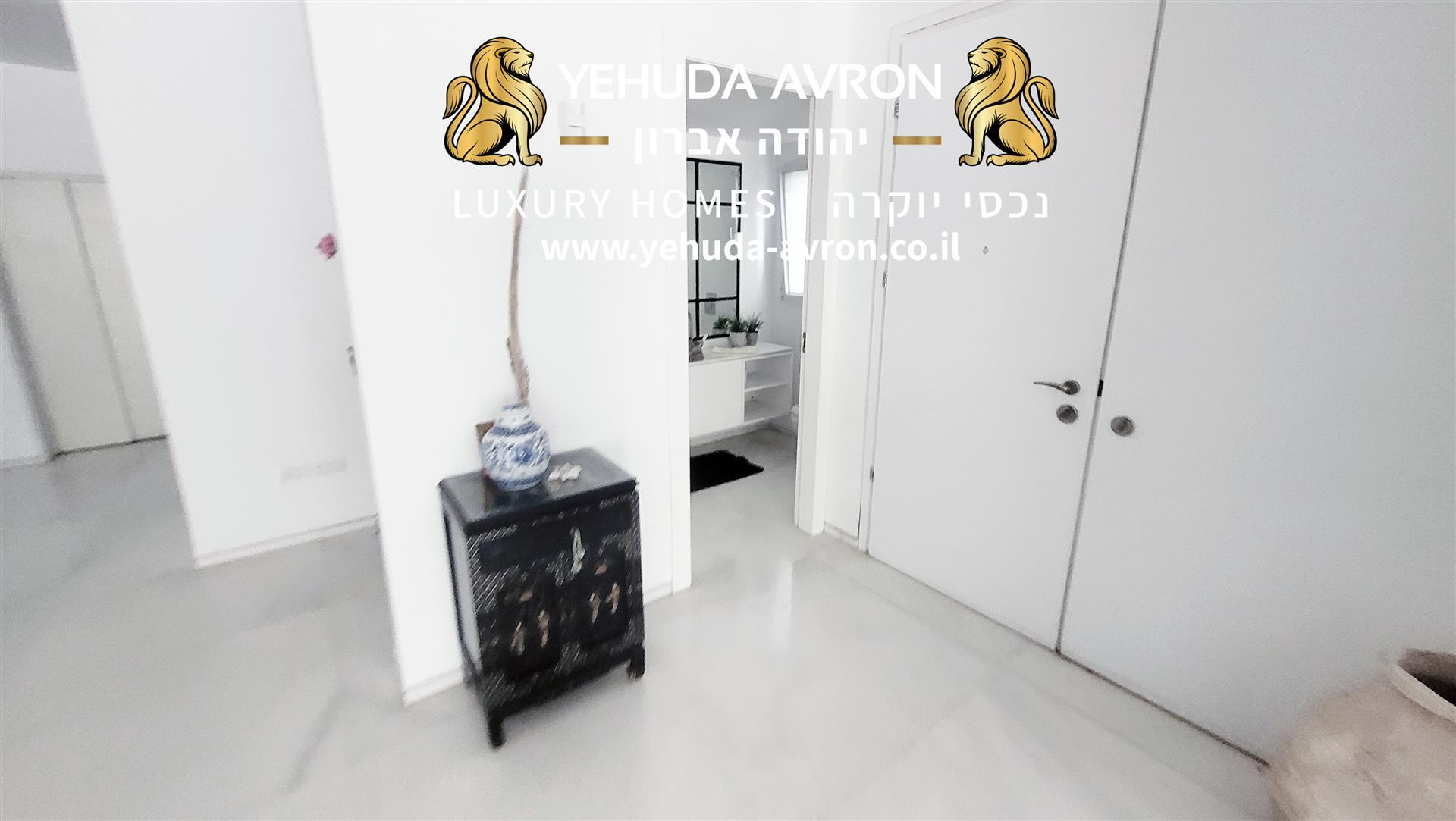 A villa with 9 rooms in Herzliya Pituach in the best location ! 