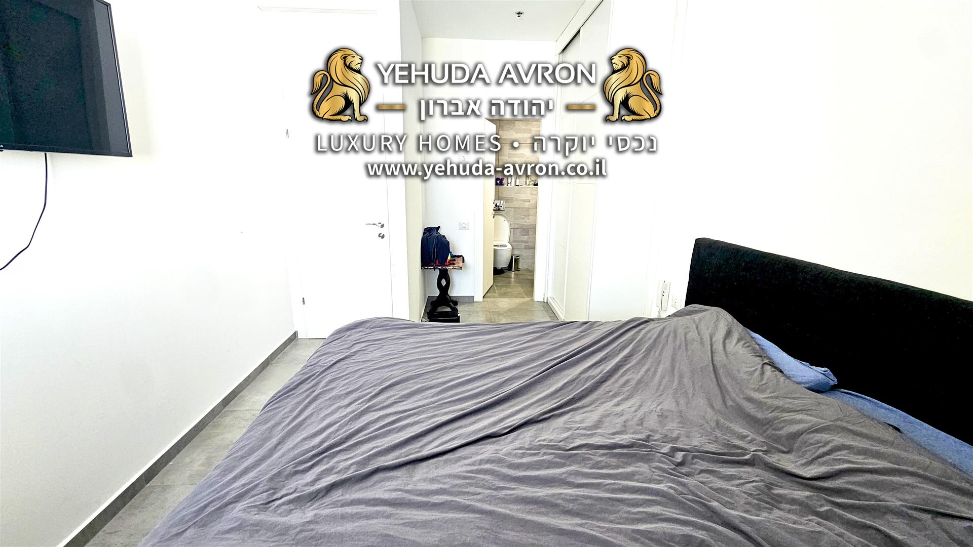 An apartment in the prestigious Gindi HaHashmonaim Towers
