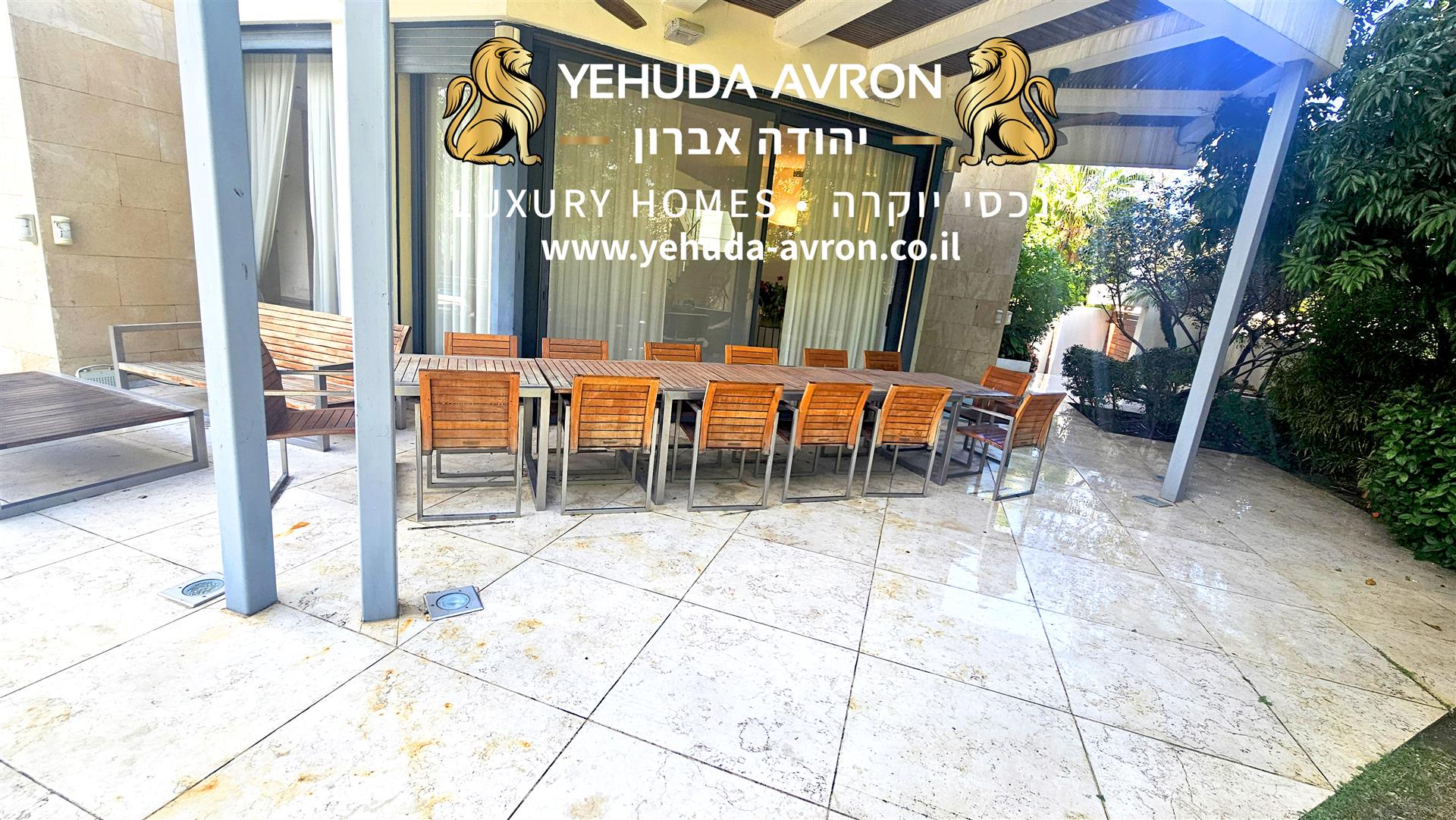 A luxurious 12-room villa in Herzliya Pituach