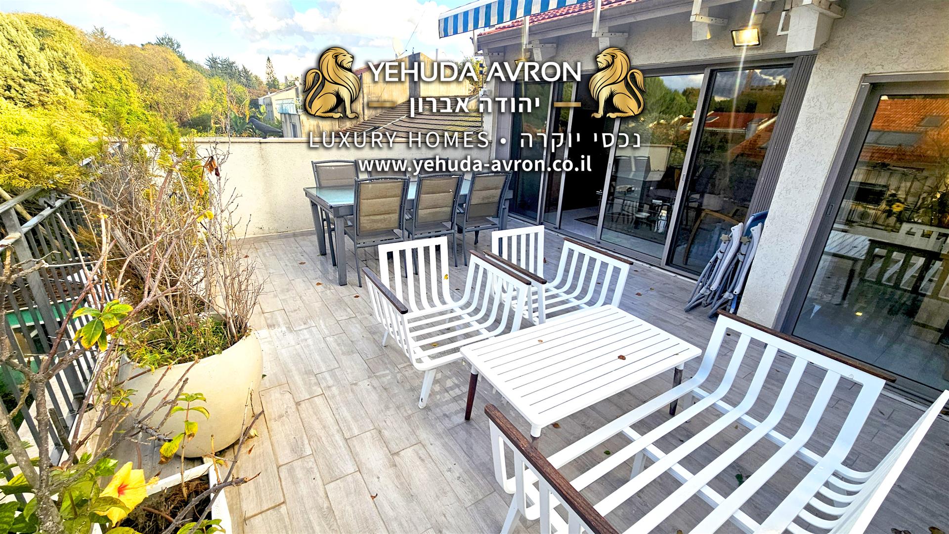 A stunning duplex apartment with 5 rooms in Ramat Aviv HaYeruka