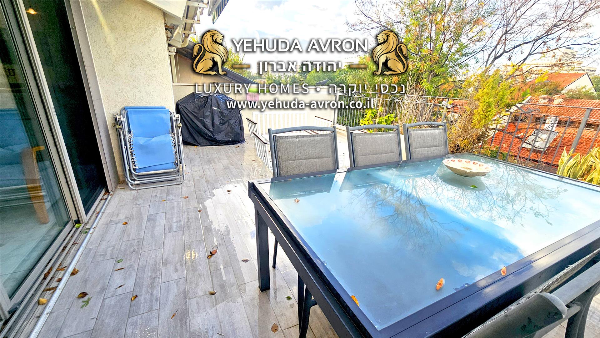 A stunning duplex apartment with 5 rooms in Ramat Aviv HaYeruka