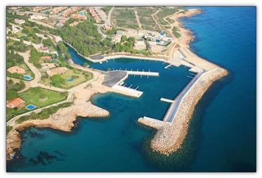 Amazing seafront plot of land in Marina St. Jordi