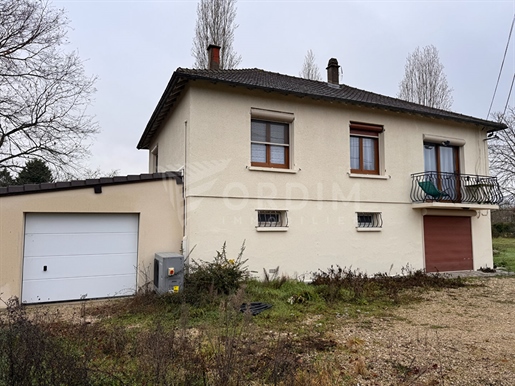 Cosne sur Loire Paviljoen van ongeveer 100 m² woonruimte, omheinde grond van 2288 m²